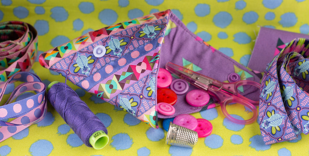 New Sewing Kit: Tula Pink Vintage coin purse!