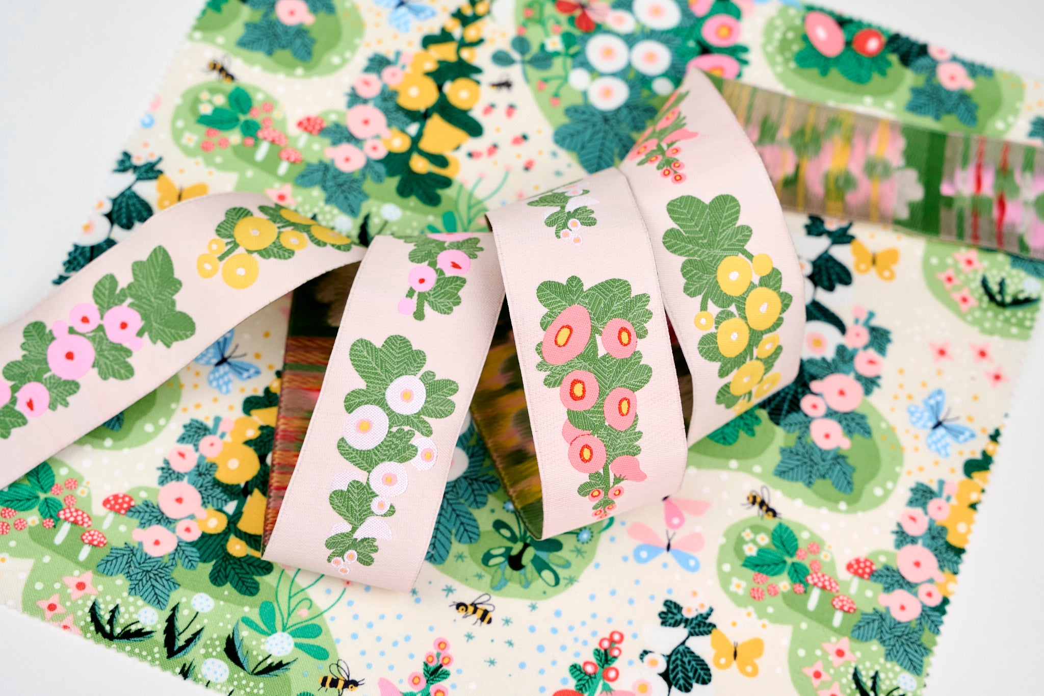 Designer embroidered and jacquard ribbons - Renaissance Ribbons ...